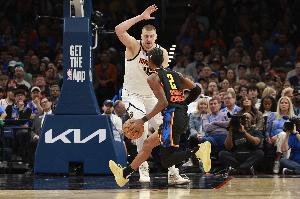 本赛季赛程已过四分之一 目前的最佳阵容和全明星的评选都有谁？