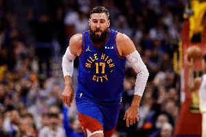 运动战百发百中！瓦兰7投全中高效得到15分6板2助