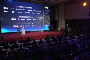 击败徐正源等人！河南主帅拉莫斯获2025赛季中超最佳教练