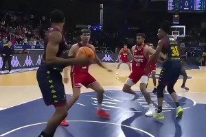 总是在合影中被“孤立”的球队老大！布伦森真是太逗了！