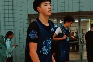 2030届华裔控卫方思岩！技术基本功不错 身体素质爆发力稍差